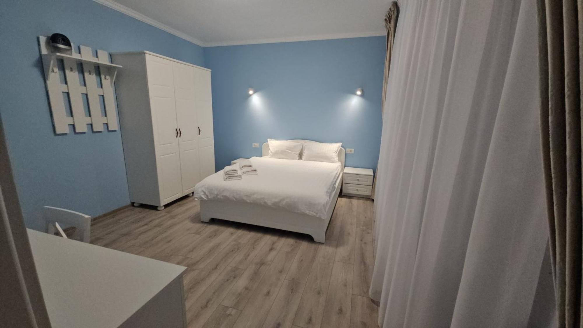 Colt De Rai Bed & Breakfast Hirtoape Bagian luar foto