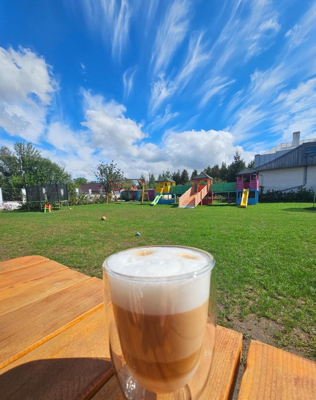 Colt De Rai Bed & Breakfast Hirtoape Bagian luar foto
